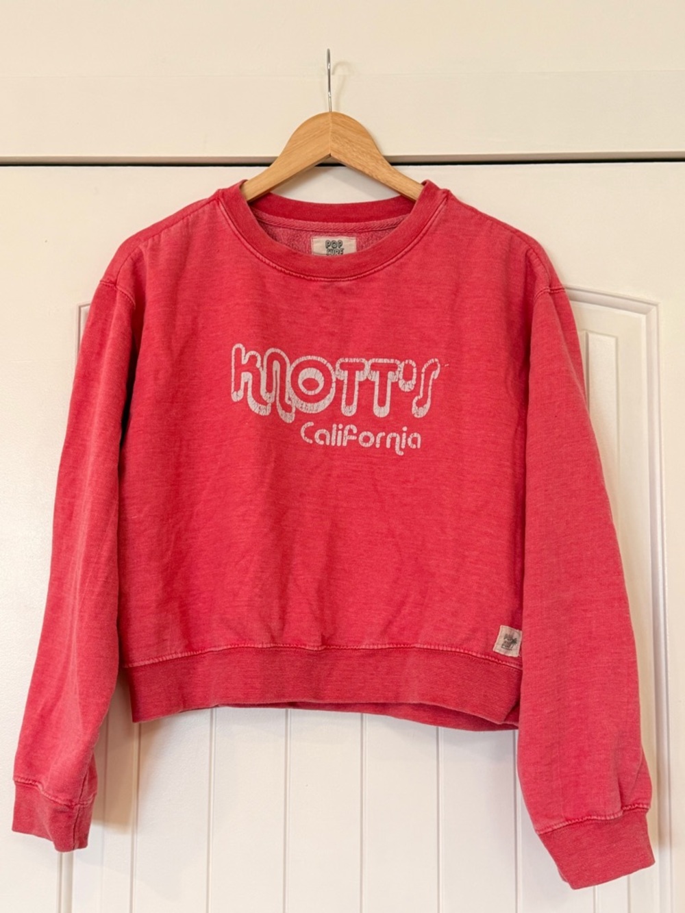 Knott’s Berry Farm Pink Crewneck Sweatshirt (Cropped)